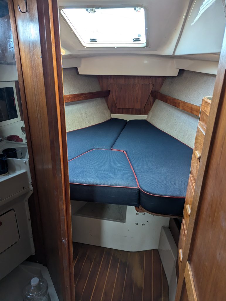 16-Zephyr-Sale-Cabin-Interior-V-berth-overview