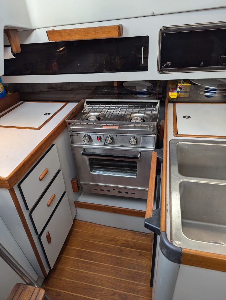 18-Zephyr-Sale-Galley-overview