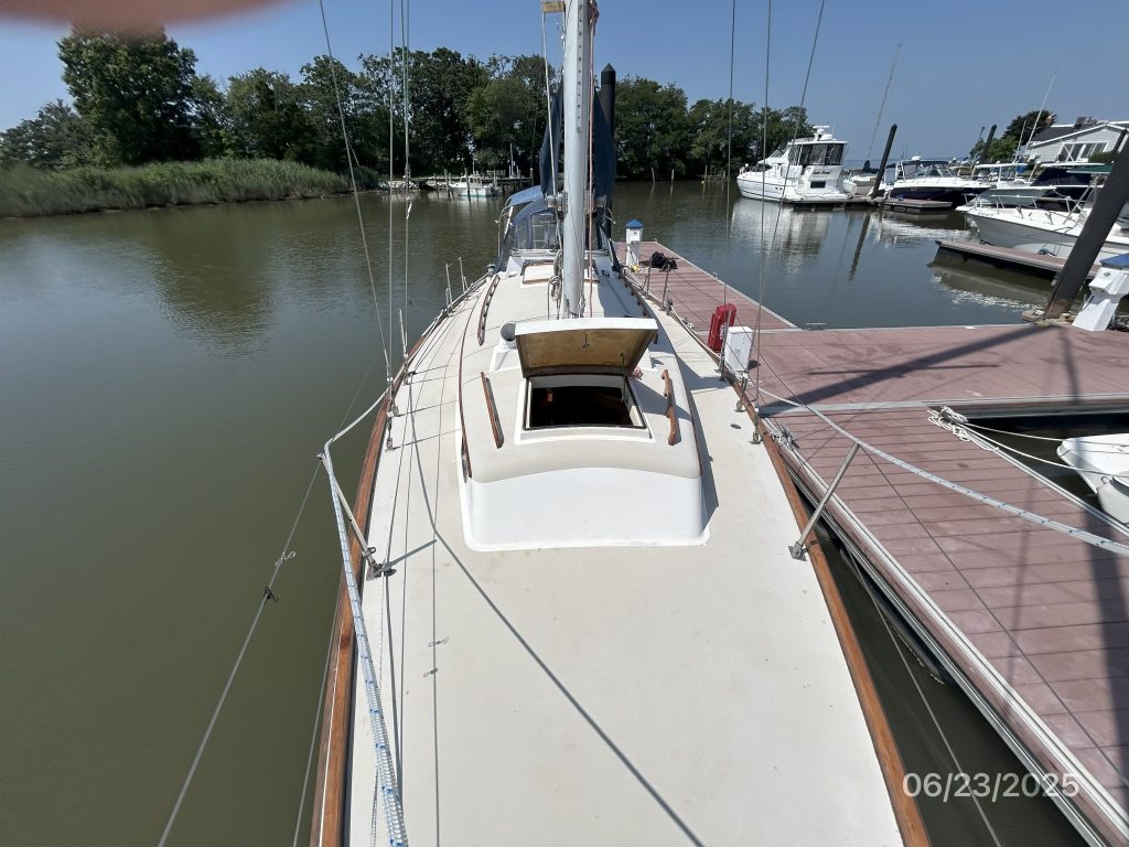 Lilly-Pearl-foredeck-aft-hr1-6-23-25