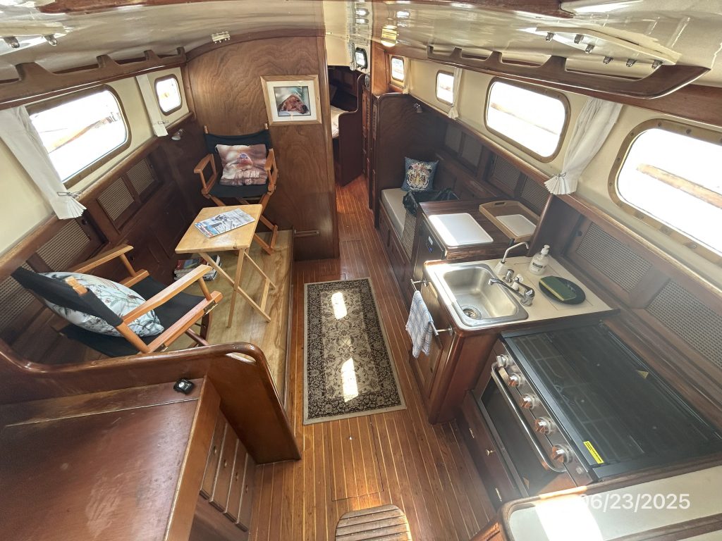 Lilly-Pearl-salon-fwd-hr1-6-23-25