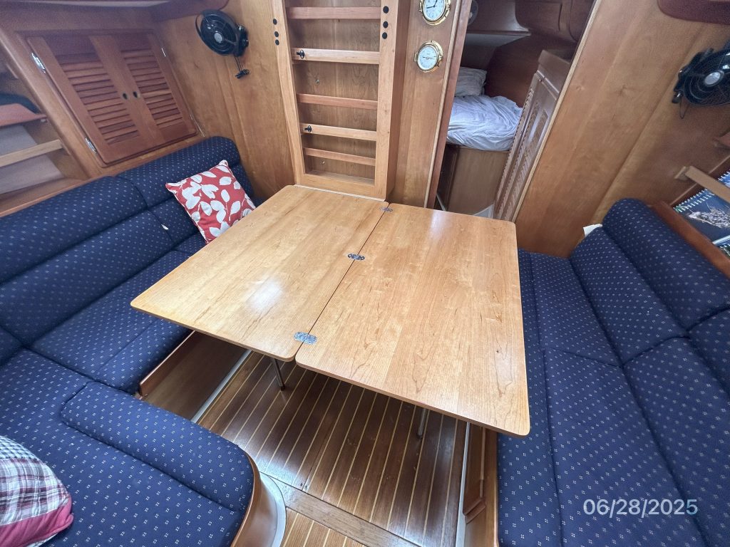 Shari-salon-table-hr1-6-28-25