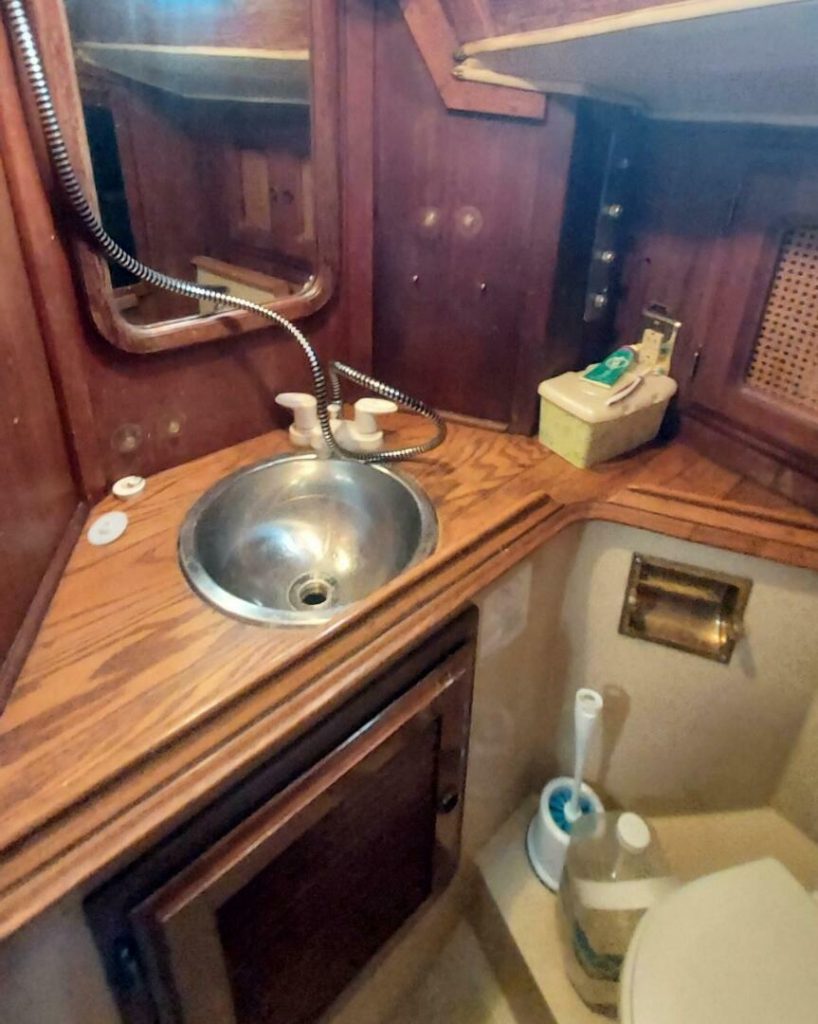 32_2800851_1042_islander_36