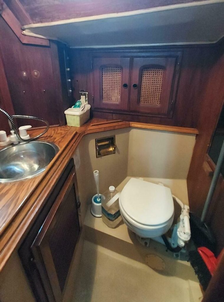 33_2800851_1044_islander_36