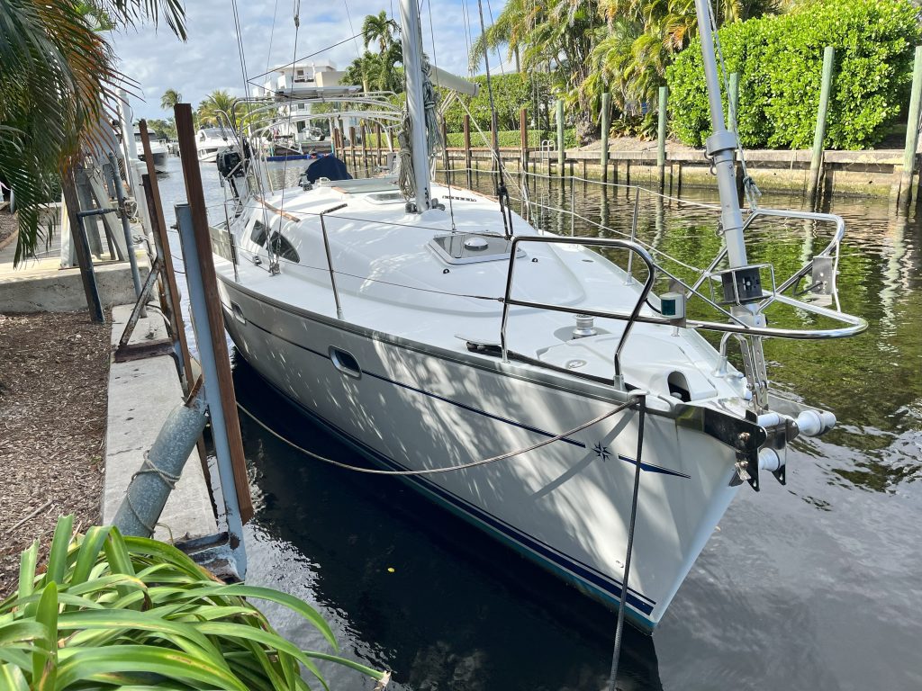 Blue-Train-stbd-fwd-profile-hr1