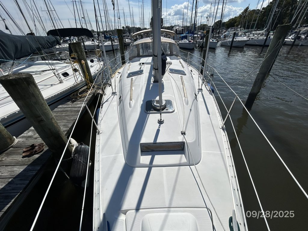 Little-Wing-foredeck-aft-hr1-9-28-25