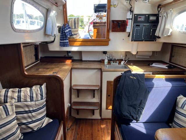 Nice-main-cabin-looking-aft