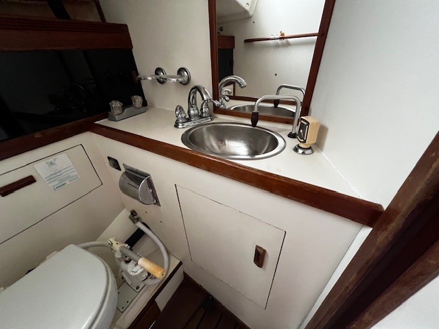 Sabre-Mark-II-bathroom