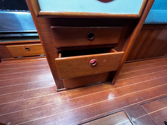 Sabre-Mark-II-galley-drawers