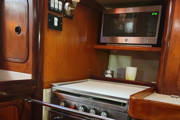 15-Troubadour-galley-2-32