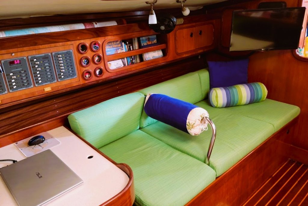 9-Troubadour-Salon-2-32